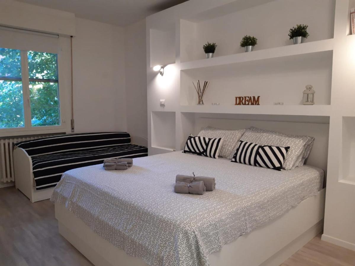 Bed&Breakfast Bbqueen Sandonato Policlinico Bed & Breakfast San Donato Milanese Bagian luar foto