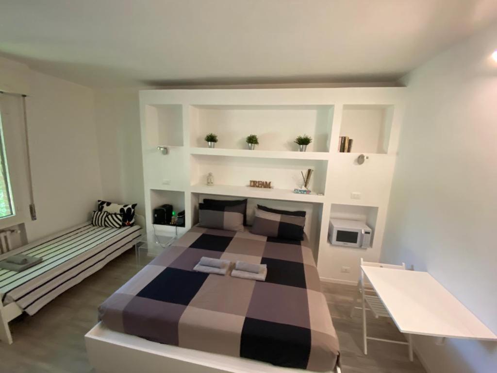 Bed&Breakfast Bbqueen Sandonato Policlinico Bed & Breakfast San Donato Milanese Bagian luar foto